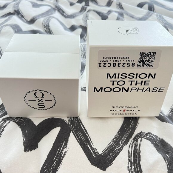 Authentic OMEGA X SWATCH MoonSwatch Mission to the Moonphase Snoopy White Unisex - Picture 7 of 12